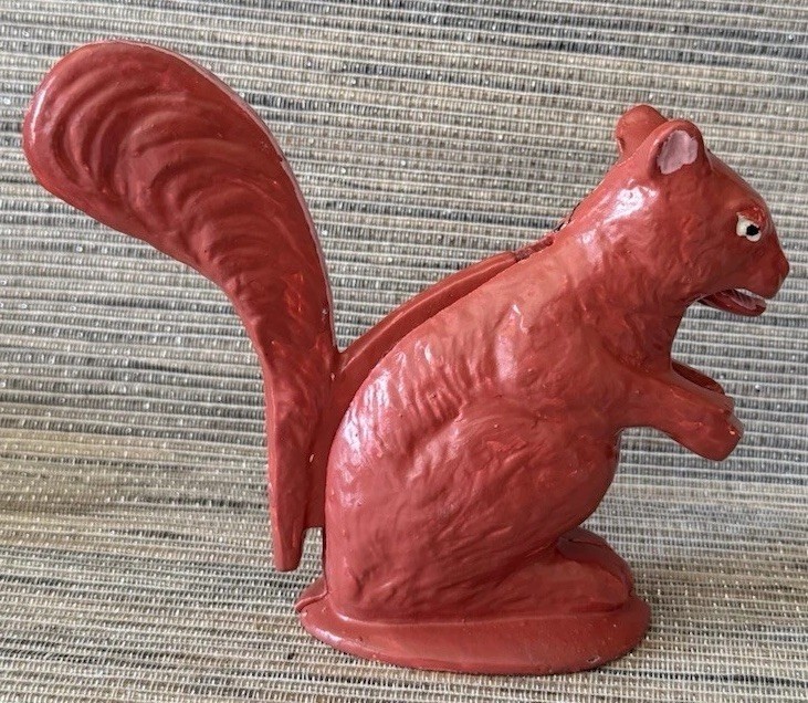 VINTAGE CAST IRON RED HUES SQUIRREL MANUAL NUTCRACKER