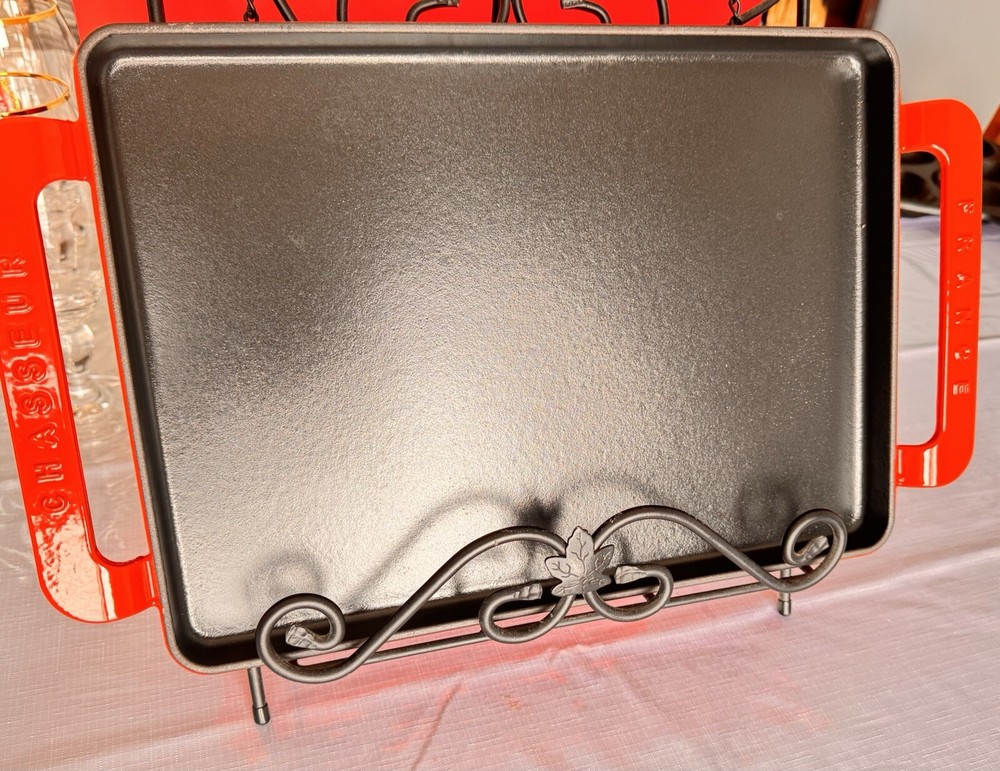 Cast iron griddle rectangularChasseur 16.5" x 9.75" in Beautiful Red Heavy Duty