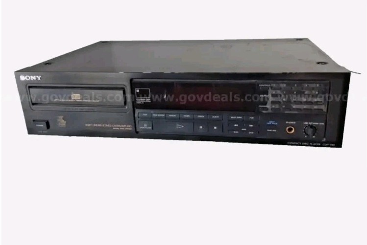 Sony CDP-790 18 Bit Linear 8 Times Oversampling Compact Disc Player