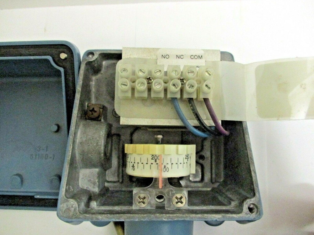 UNITED ELECTRIC TEMPERATURE SWITCH, E117-2BSB