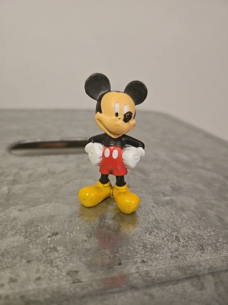 Vintage Mickey Figurine 0114D