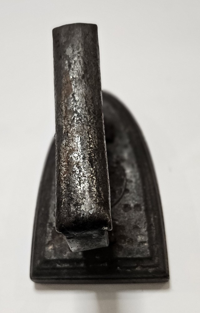 Vintage Cast Iron Antique 6"