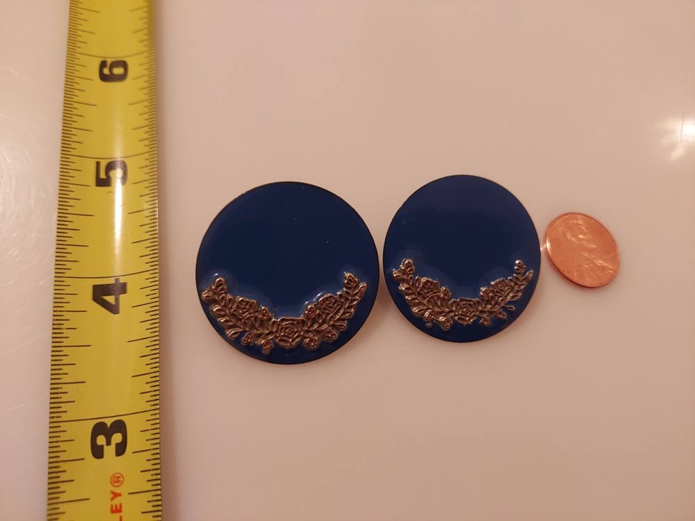 blue disk earrings 1 3/8" diameter with silverone flower leaf design posts