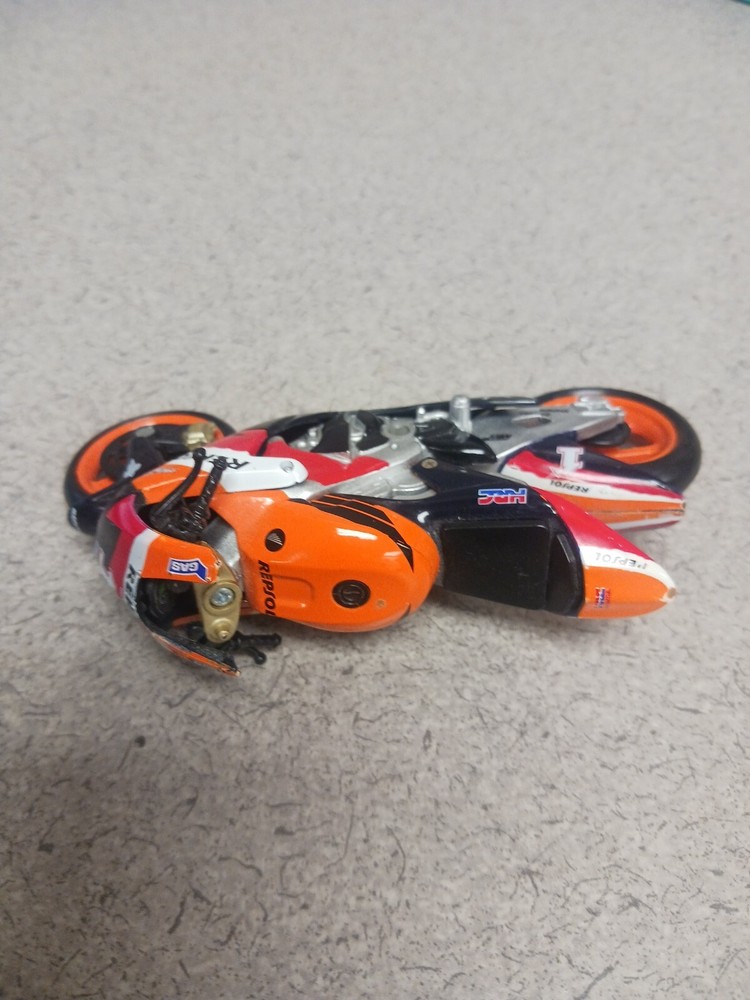 honda plastic motorcycle