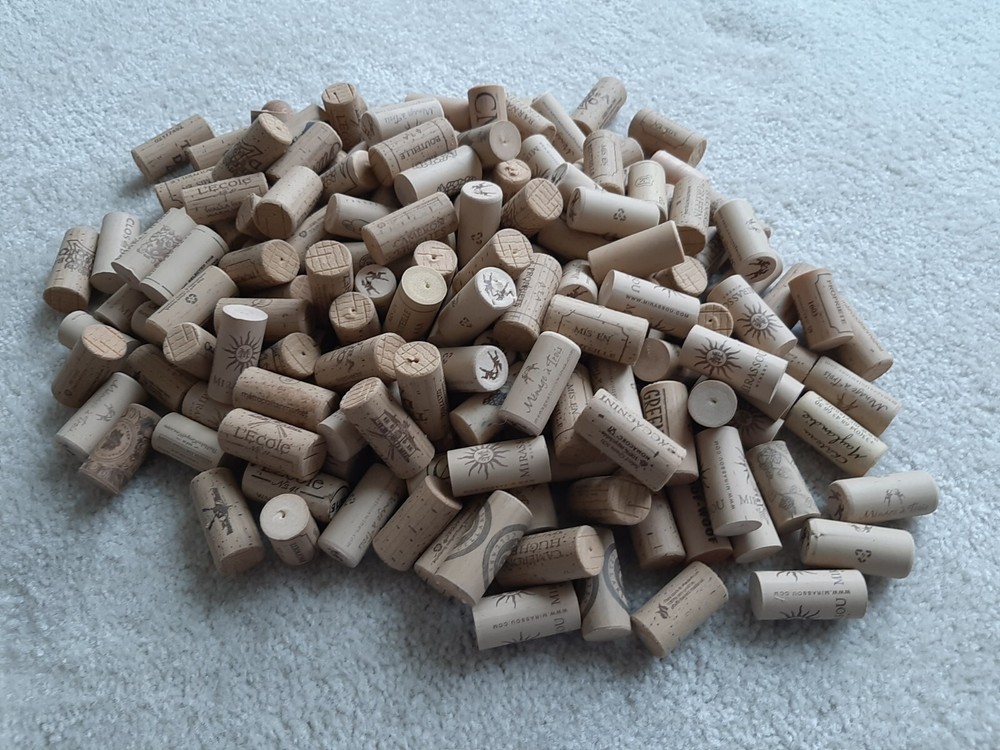 175 Assorted Used Synthetic Wine Corks Crafts Decorative Wedding Projects