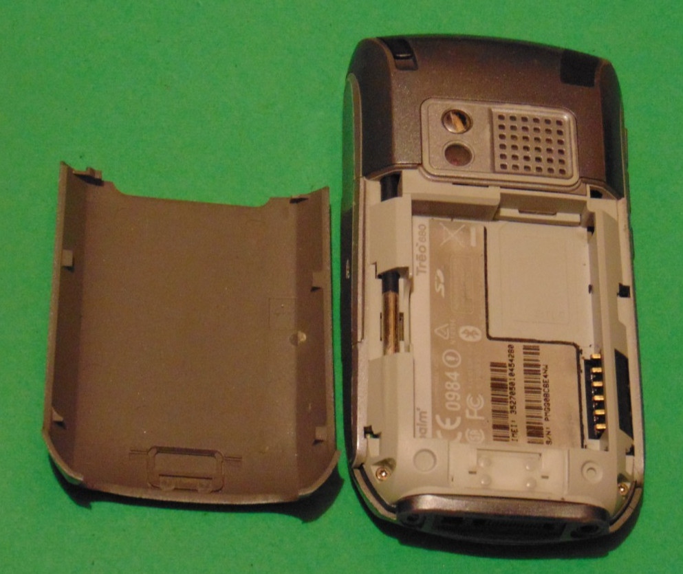 MOBILE PHONE HANDHELD - PALM TREO 680