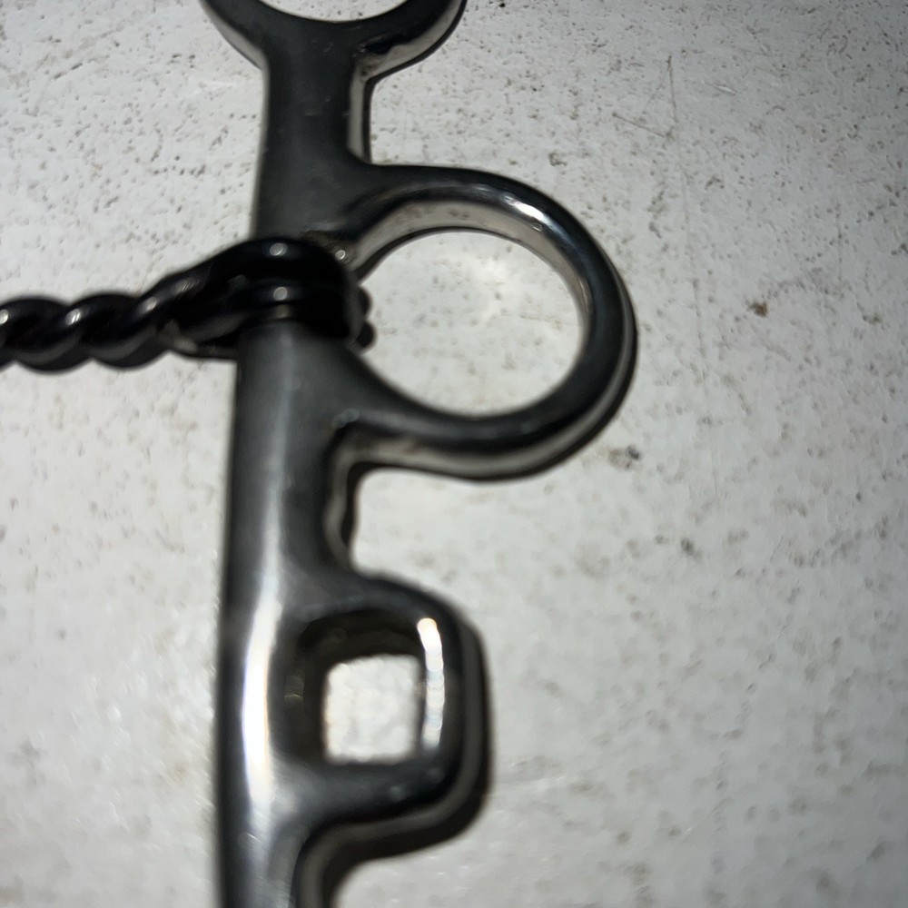 New Twisted Mouth Medium Shank Bit LLL-26
