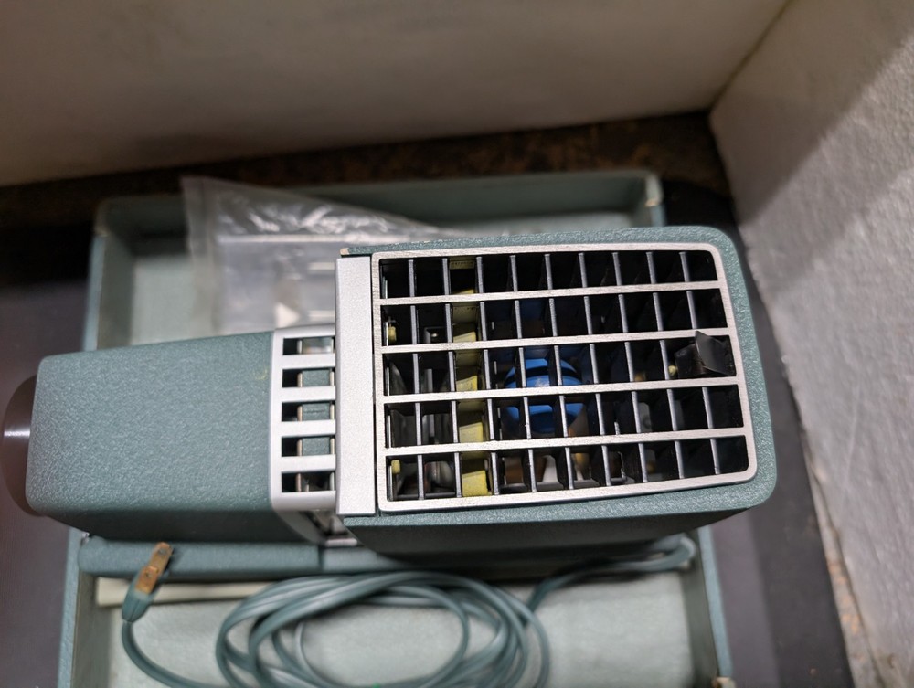 WORKS Vintage Argus 300 Automatic Slide Projector w/ Carrying Case 1950s Tested