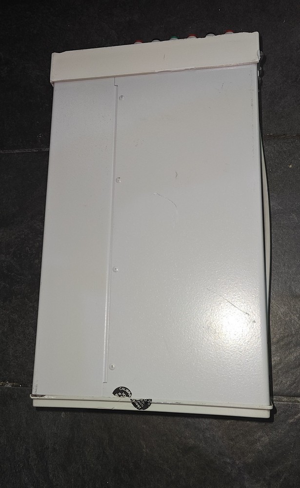 Agilent E3631A Triple Output Power Supply