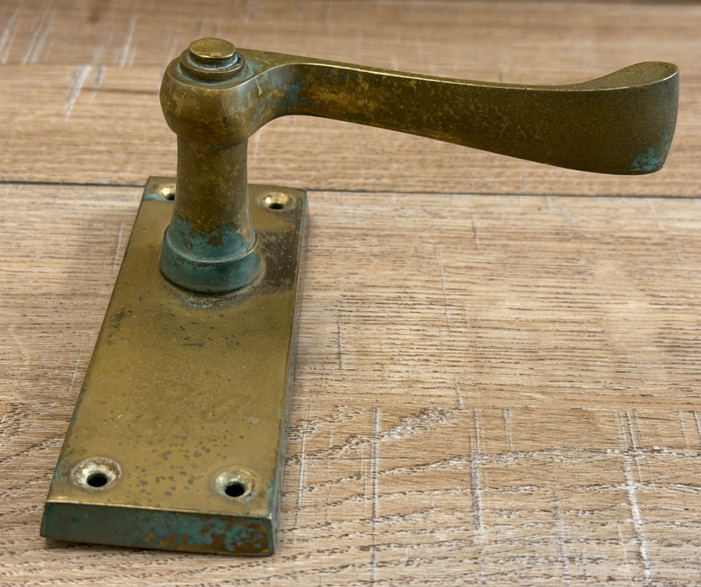 VINTAGE BRASS DOOR HANDLE R/H OPENING