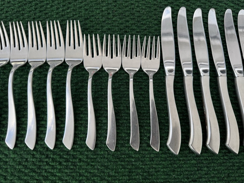 Nancy Prentiss NPS2 Stainless Curved Handle Satin Silverware Flatware 66 Pieces