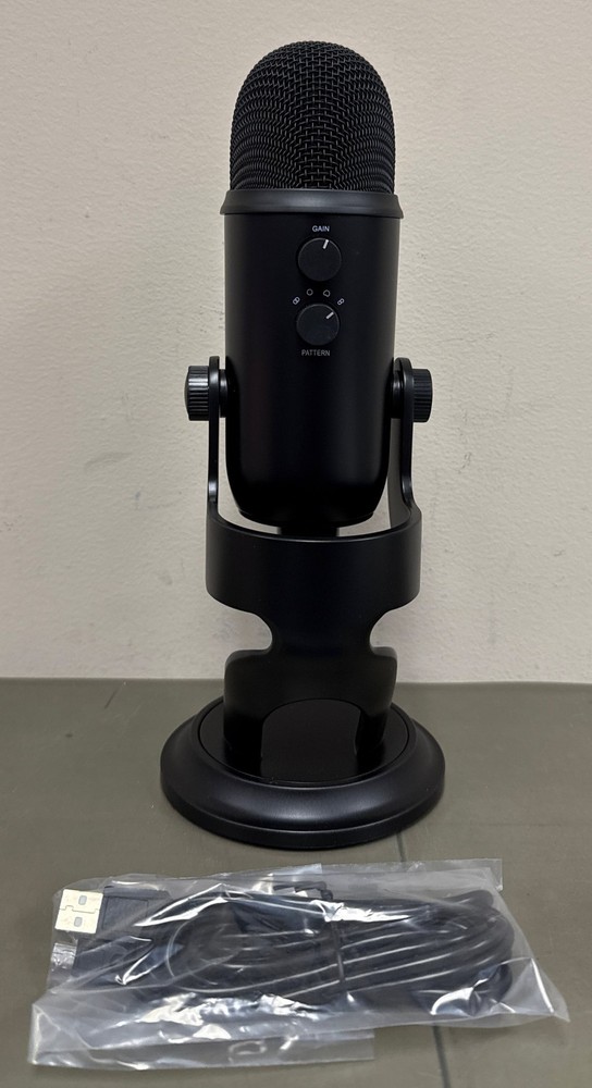Logitech Creators Blue Yeti USB Microphone for PC, Mac, Gaming, Recording, Strea