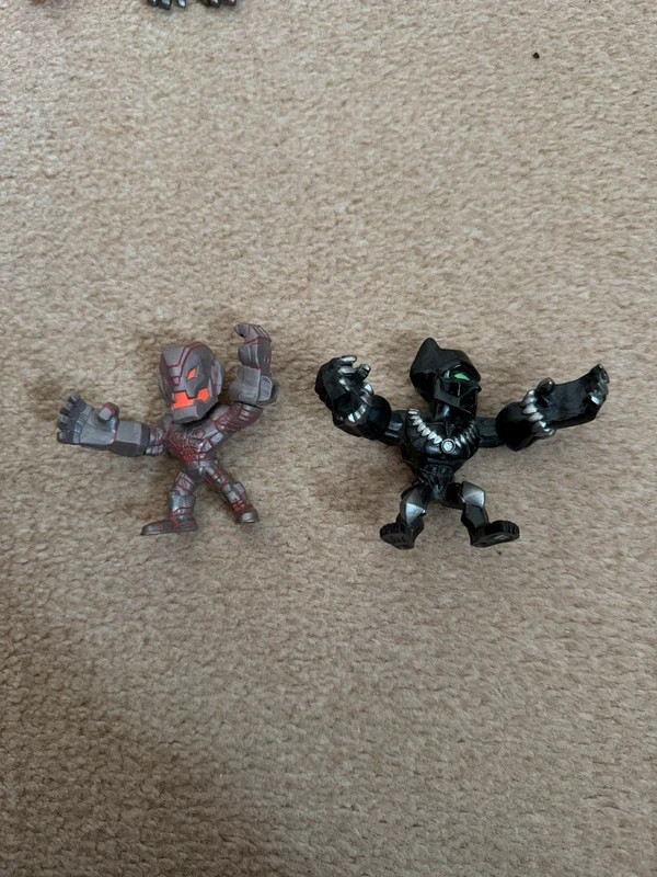 Marvel Avengers Super Hero Micro Mashers Figures 9 x Bundle and Accessories