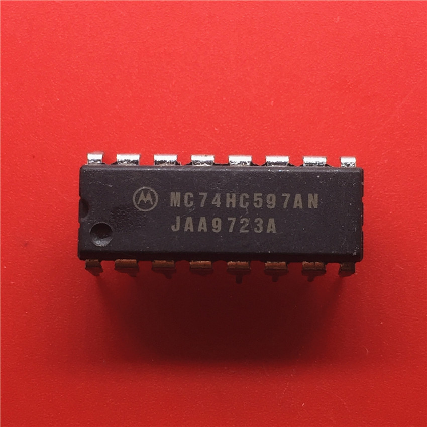 10PCS MC74HC597AN DIP16 NEW