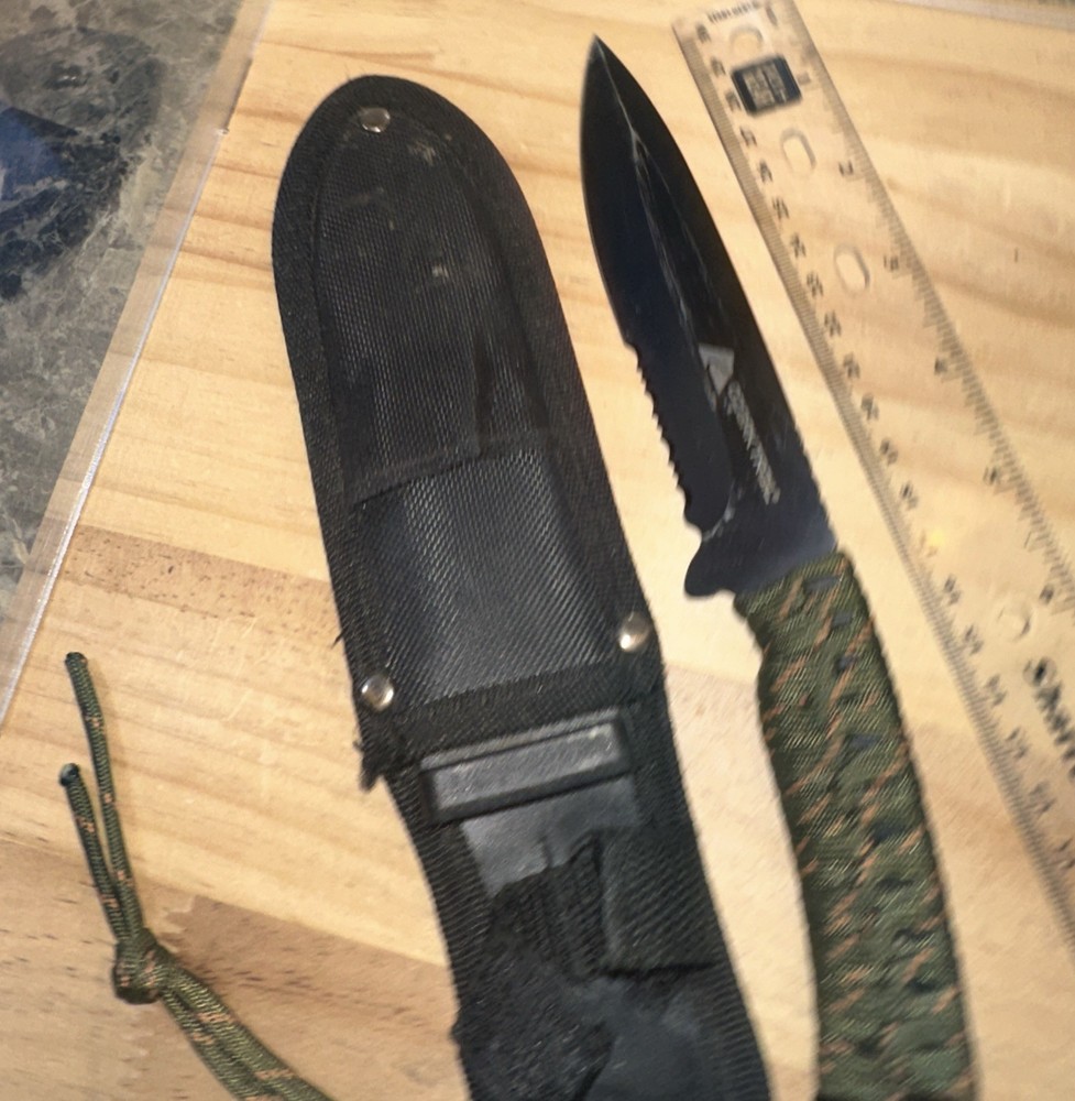 ozark trail Camping Knife w/Sheath