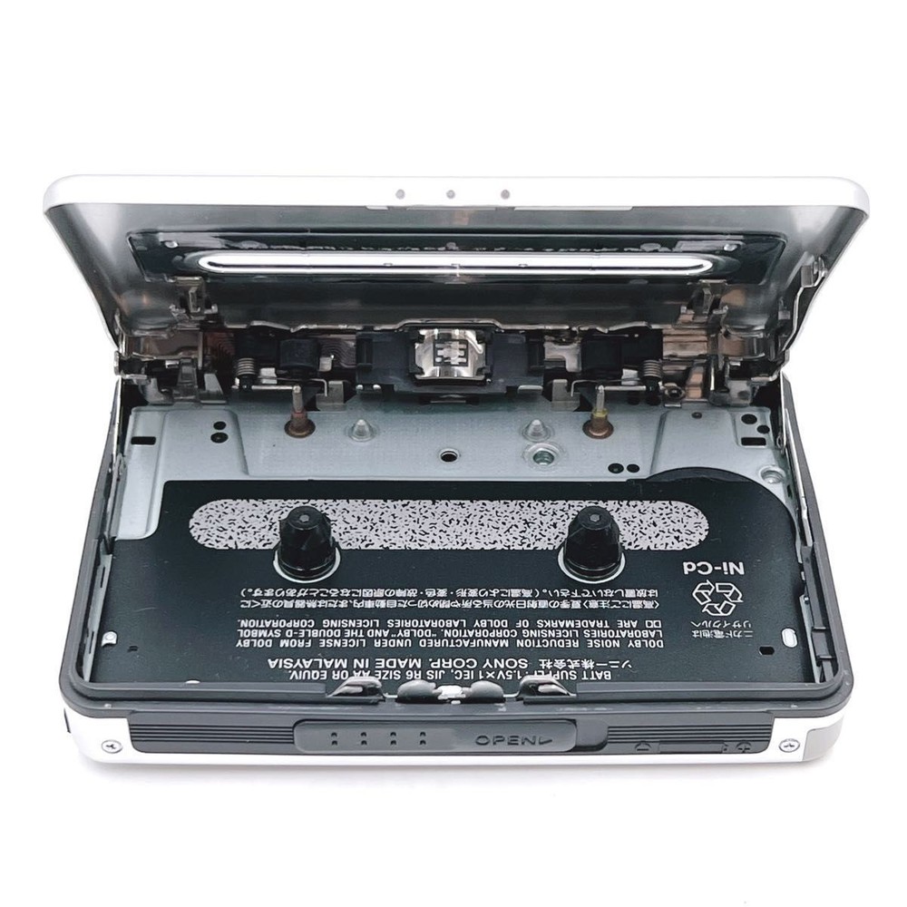 SONY WM-EX600 Walkman Cassette Player Tested as is Cleaned