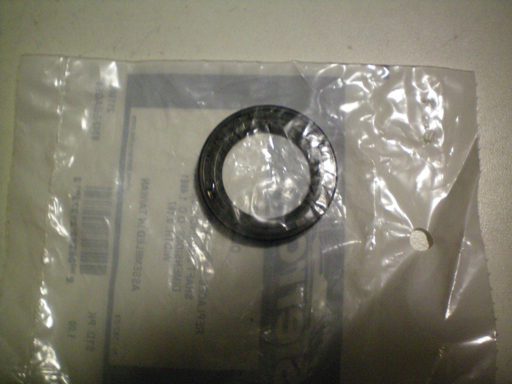 SIERRA #18-2083 OIL SEAL, FREE FREIGHT