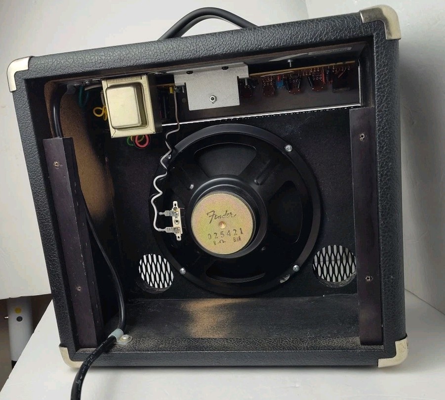 AMP + 1 Mic - Fender Frontman Pr241 Amp, READ BELOW