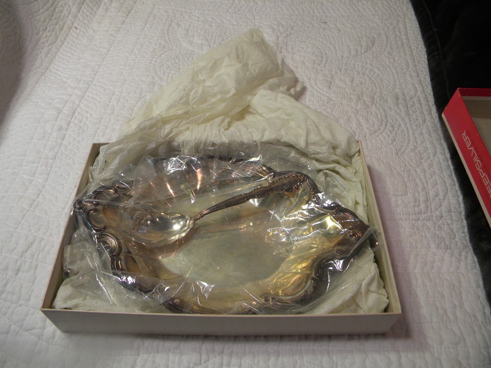 International DEEPSILVER 2 piece party set. Wakefield Pattern/RARE/EXCELLENT