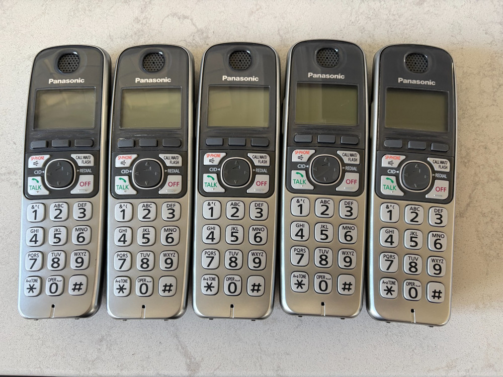 Panasonic Cordless Phone System Answering Machine 5 Handsets Silver