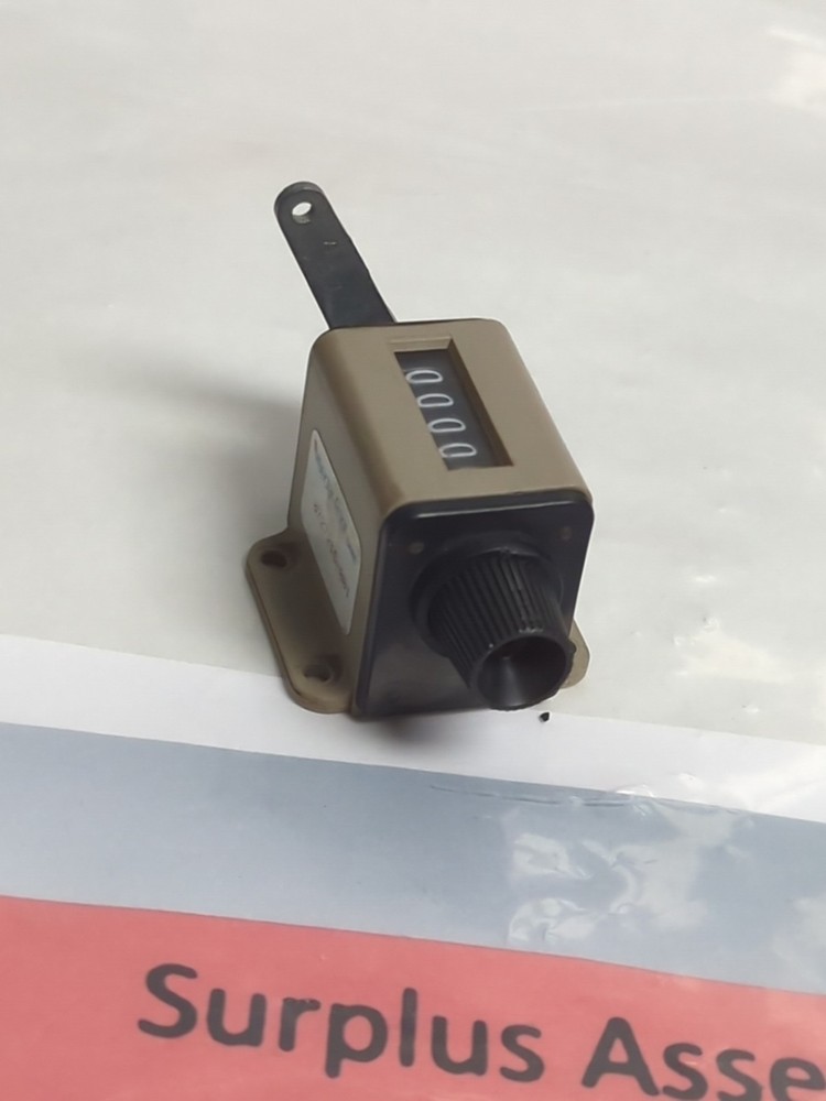 VEEDER ROOT,0727215-001,PANEL METER 5-DIGIT DIGITAL COUNTER PRE-OWNED
