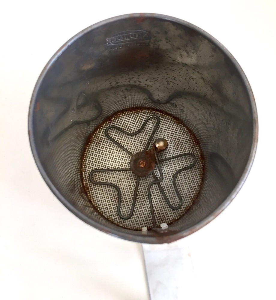 Vtg Androck Flour Sifter 3 Cup White Wheat Litho Rustic Rusty Kitchen Decor
