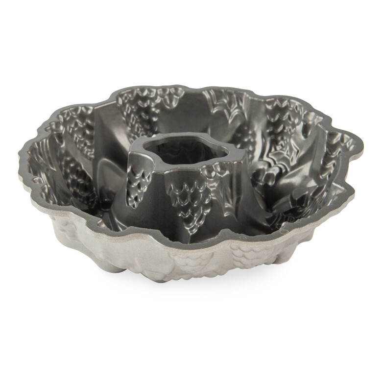 Nordic Ware Holiday Wreath Pan
