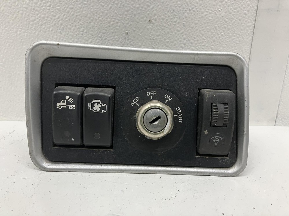 2006-2007 Kenworth T600 IGNITION Dash Panel - Used