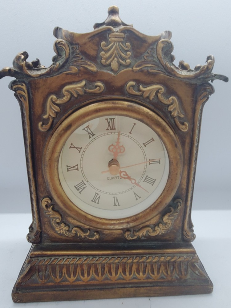 Grande Marche  Clock