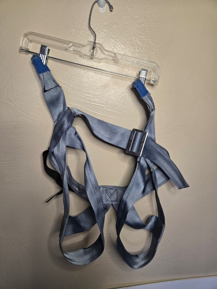 REI Nylon Climbing Harness Outdoors Adventure Safety Adjustable Medium