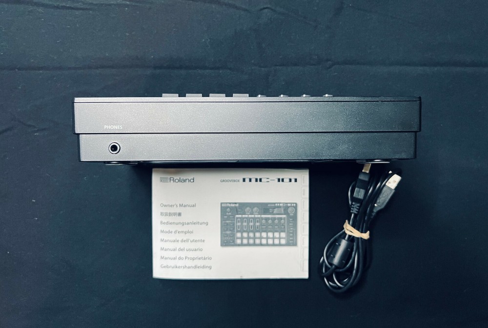 Roland MC101 4 Tracks Groovebox Sequencer