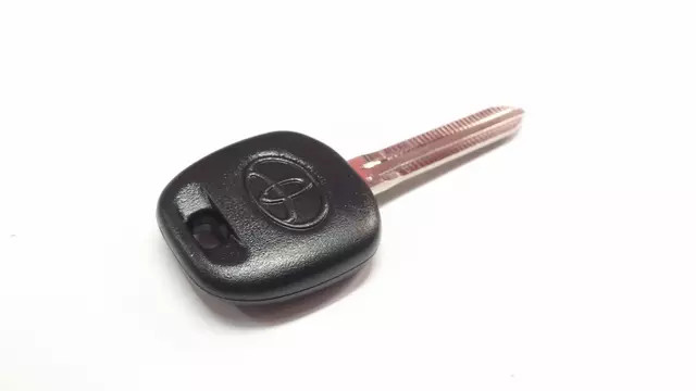 Genuine Toyota Master "Dot" Chip/Transponder Key (many models see compatibility)