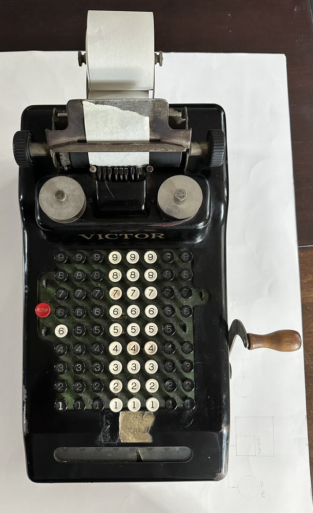 ANTIQUE 1920'S VICTOR ADDING MACHINE