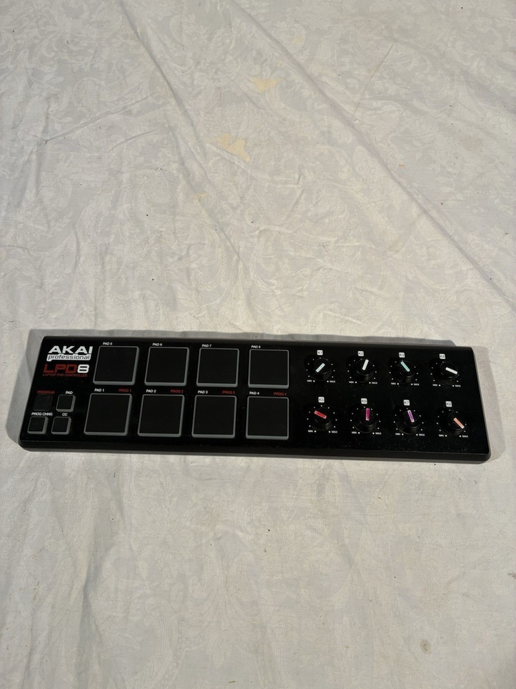 Akai Professional LPD8  Pad Controller