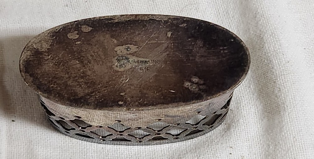 Denmark 616 Silver Latice Top Oval Holder