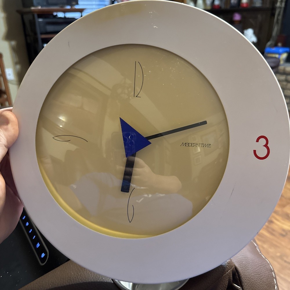 Battery Powered Mid Century Modern Style Wall Clock (Modern Time) On Face