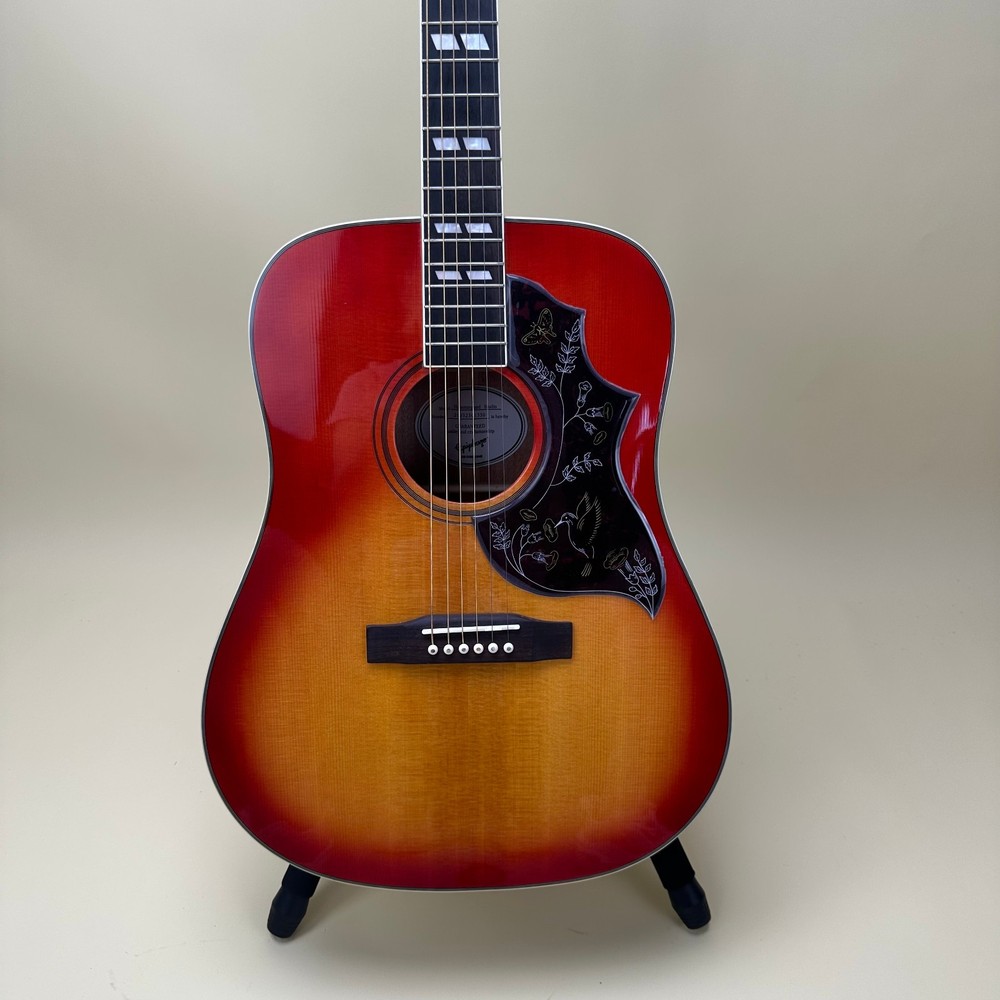 Hummingbird Pro model acoustic guitar/solid spruce surface, cherry /from US