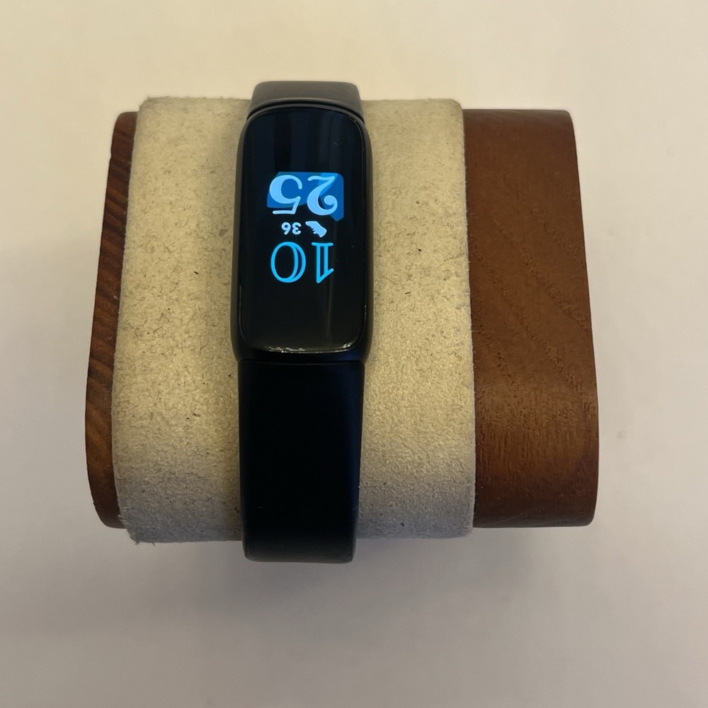 Fitbit Luxe, Tested, Excellent, Charger Included, Black On Black