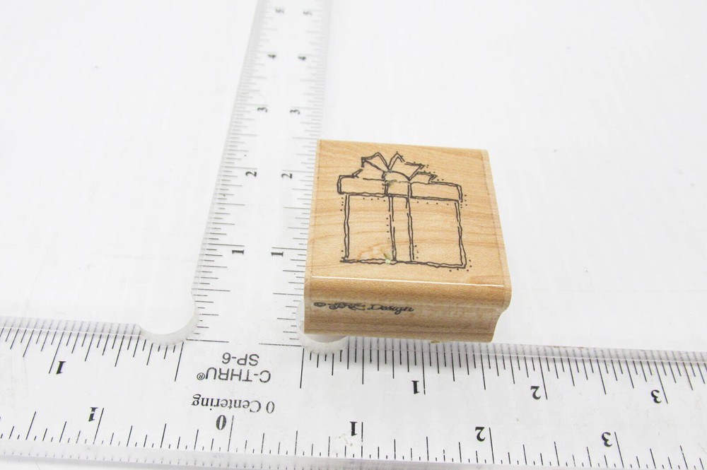 Bow Wrapped Present Gift Box Rubber Stamp - Stamp Set G34