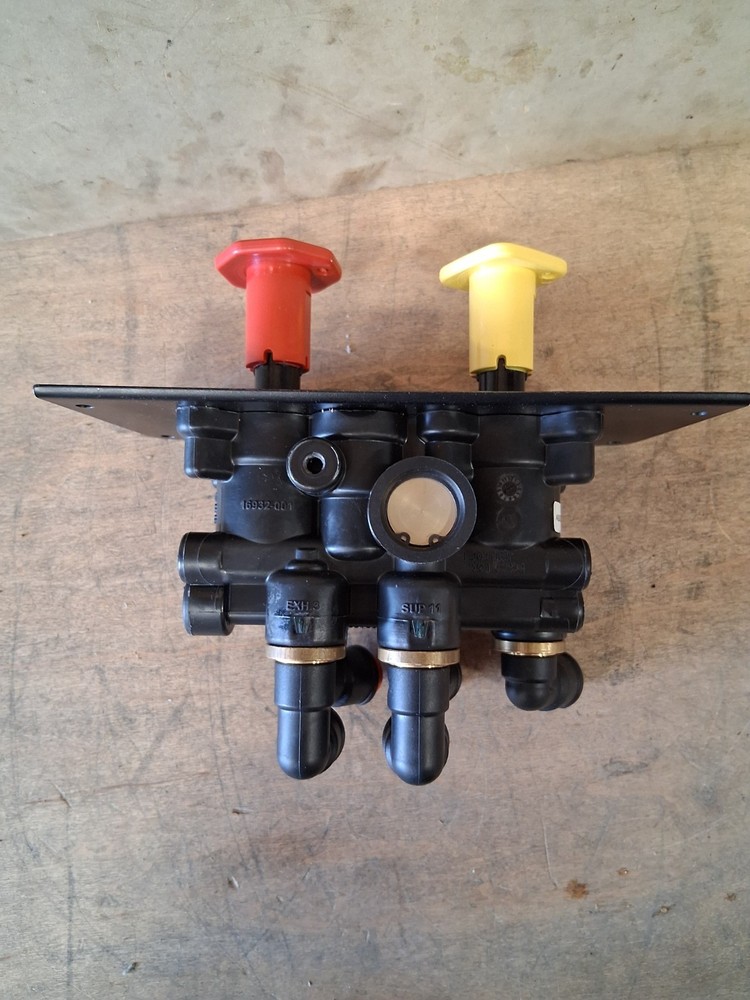 BENDIX DASH BRAKE VALVE 5013294 K032049