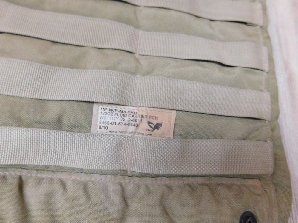 EAGLE KHAKI 120OZ FLUID HYDRATION CARRIER POUCH