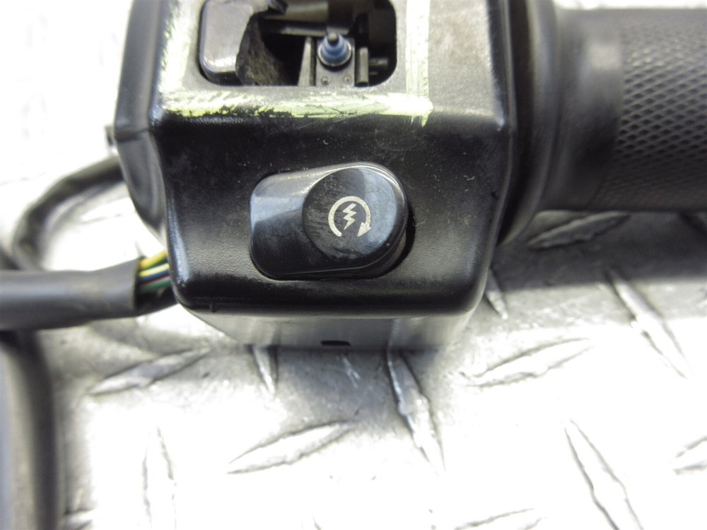 2013 11-18 Triumph Thunderbird Storm Right Handlebar Switch Throttle Control