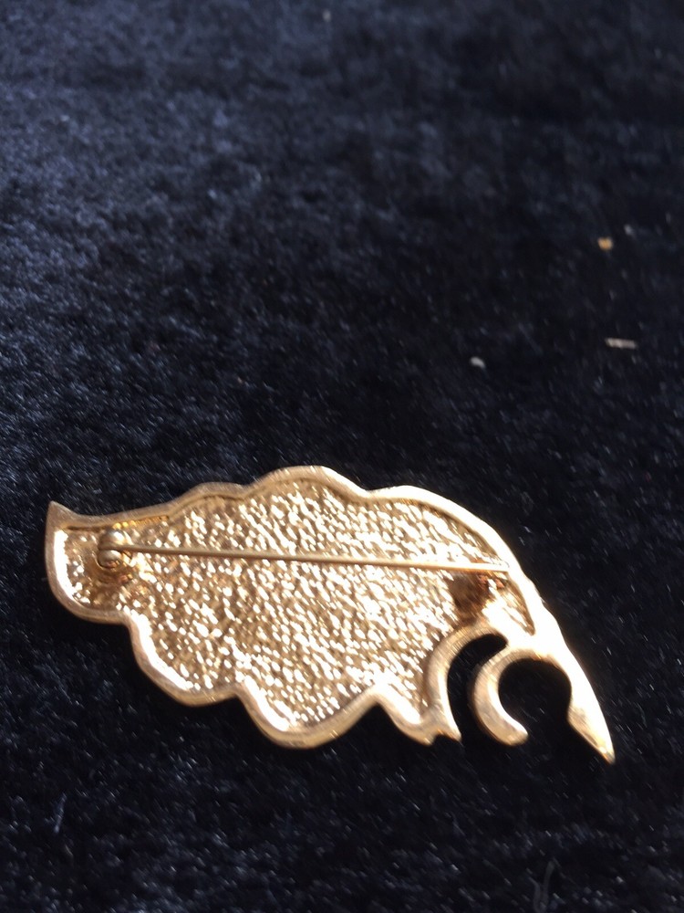 Gold Plated And Crysfal Leaf Brooch