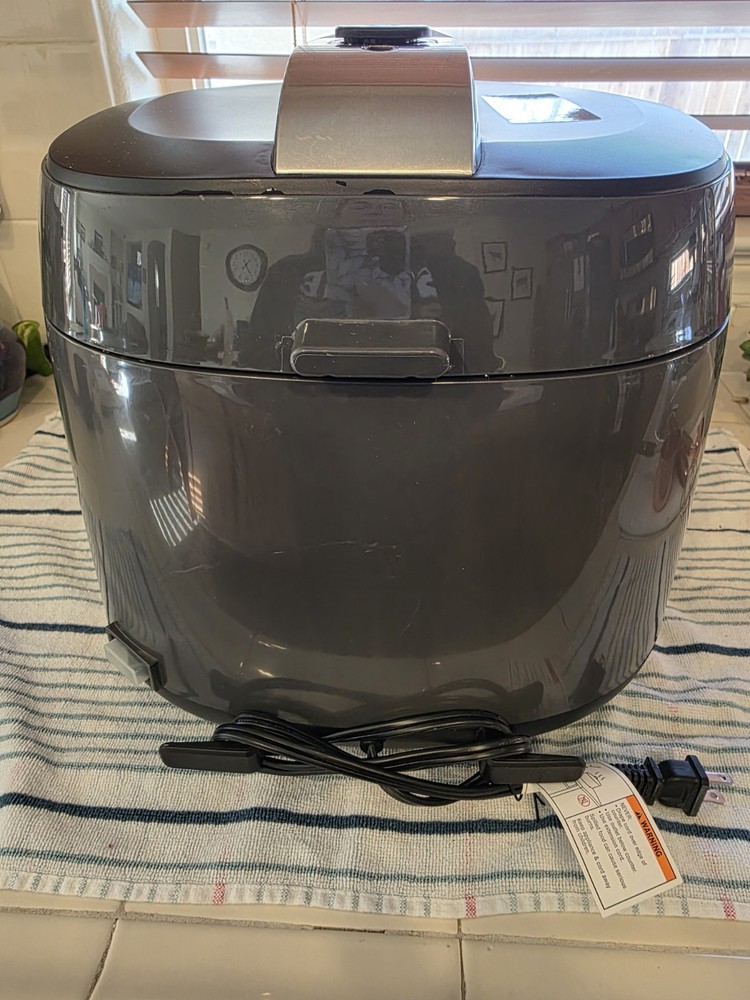 Pampered Chef Deluxe Multi-Cooker 16 Settings Electric Cleaned Working