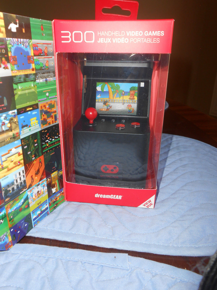 My arcade retro arcade machine, handheld video game by dreamgear