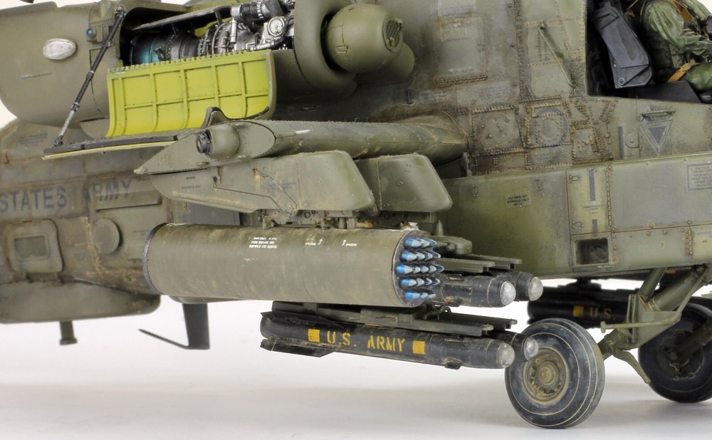 ProBuilt 1:35 AH-64D Apache Longbow Helicopter /w 2 Pilots (PreOrder)