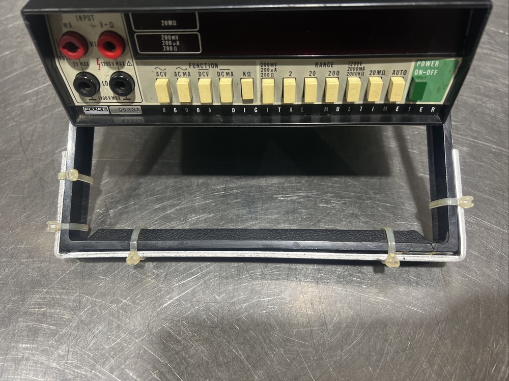 Fluke 8600A Digital Voltmeter Multimeter. Used Surplus