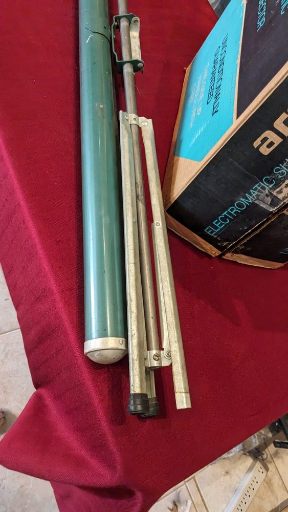 Argus Slide Projector Model 560A W/Screen