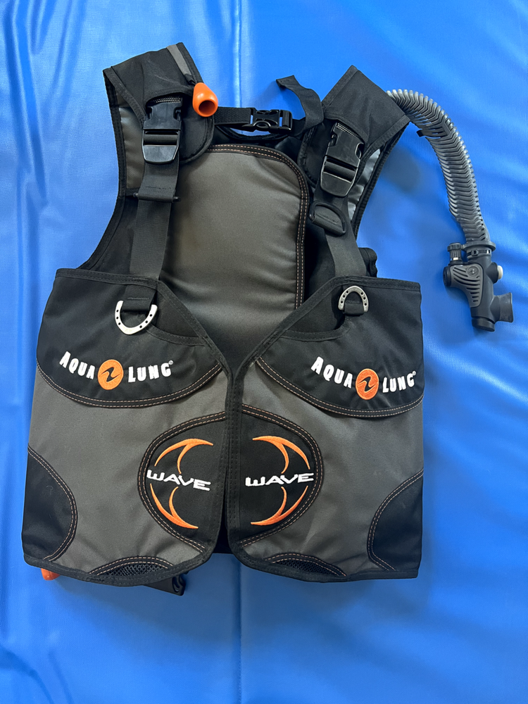 BRAND NEW Aqualung Wave BCD