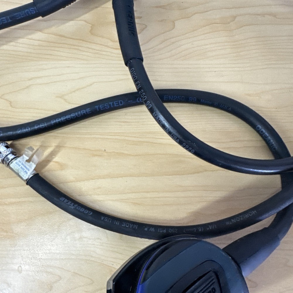 Oceanic 3-gauge console Untasted